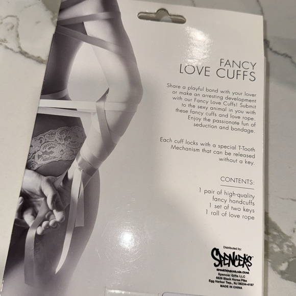 🔵 New in Box Fancy Love Cuffs - Picture 3 of 4